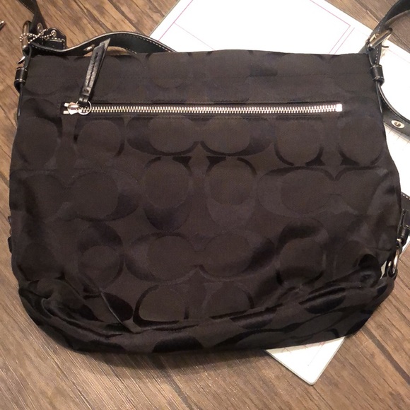 Authentic Coach Signature Duffle Hobo in black - Picture 11 of 13